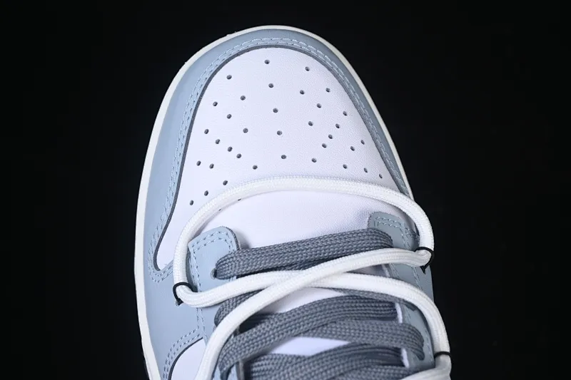 All categories Nk SB Dunk Series Nk SB Dunk Low High-end customized low-top sneakers Nike SB Dunk Low "Just Do it" white and blue straps Anniversary high-end customized low-top casual sneakers BG0510-058